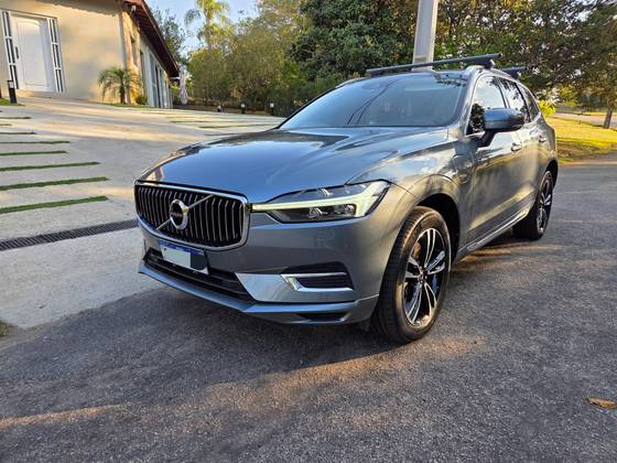 VOLVO XC60 2.0 T8 HYBRID MOMENTUM AWD GEARTRONIC VOLVO XC60 2.0 T8 HYBRID MOMENTUM AWD GEARTRONIC